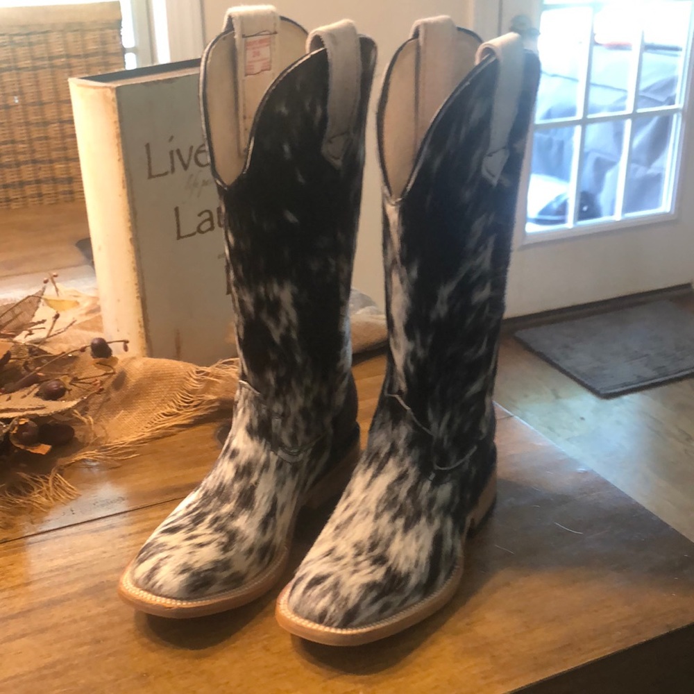 Beautiful cow Hair on Gruppe Mendez boots!🤠Never worn. Square toe